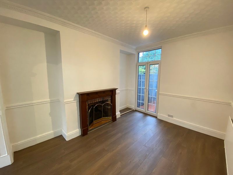 Property photo 3 of 10 Dining Room