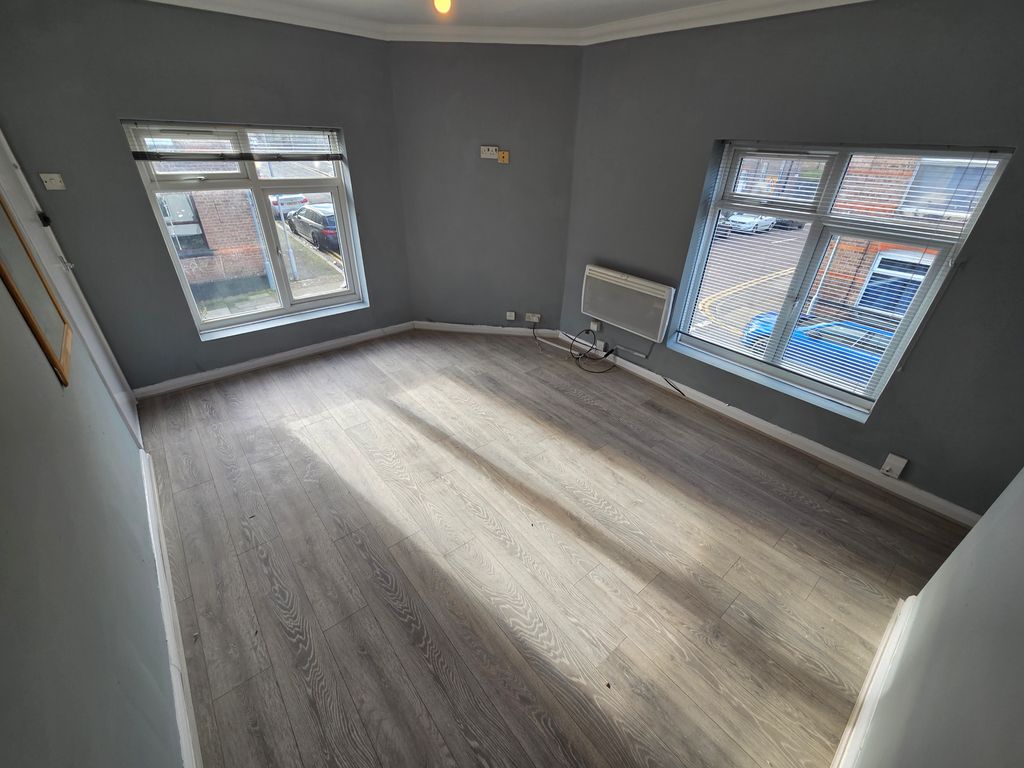 Property photo 3 of 8 Image