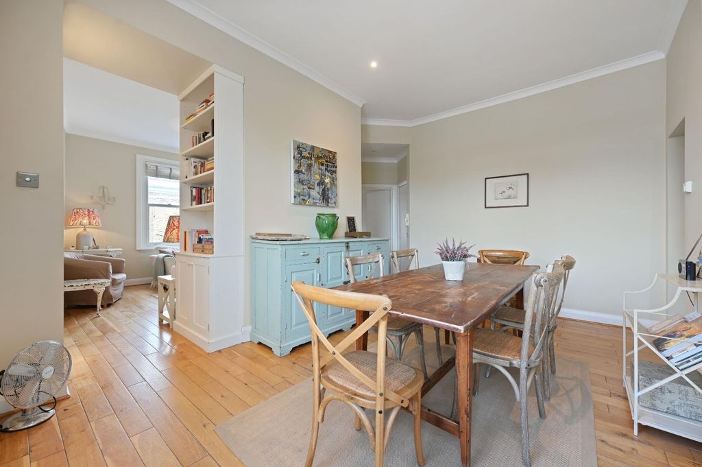 Property photo 2 of 8 Gratton Road