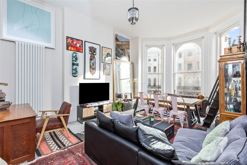 Property photo 2 of 13 Picture 2