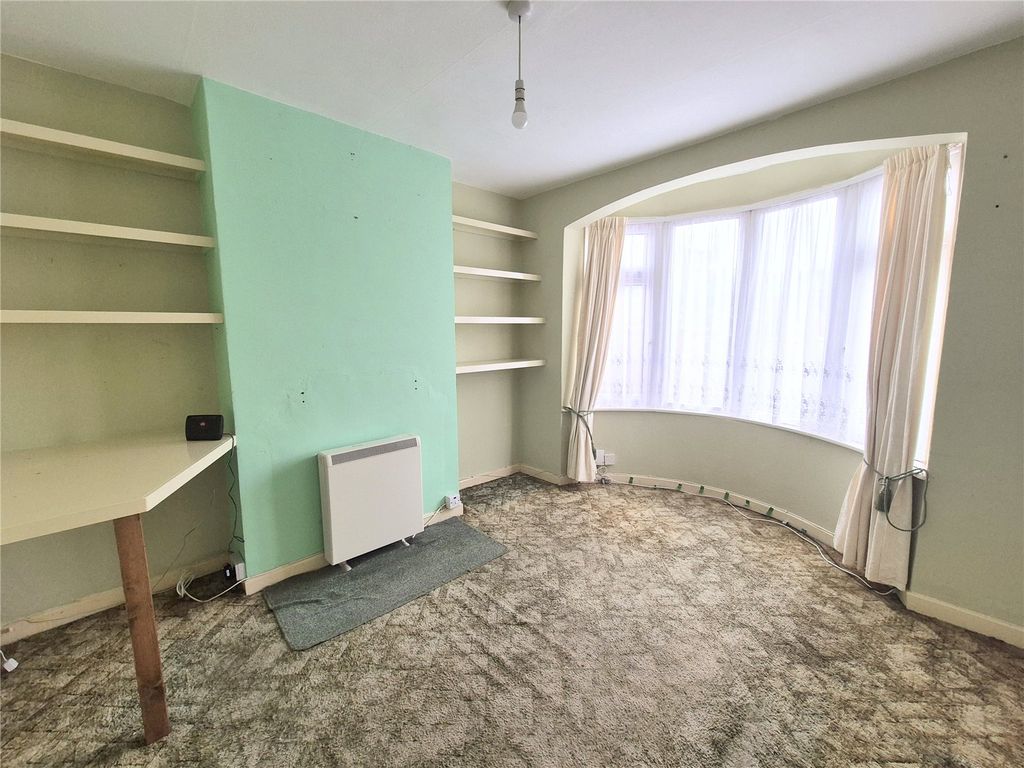 Property photo 3 of 16 Picture No. 05