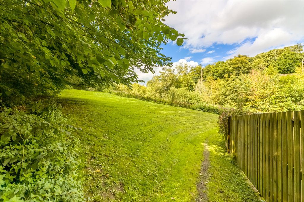 Property photo 3 of 19 Outside