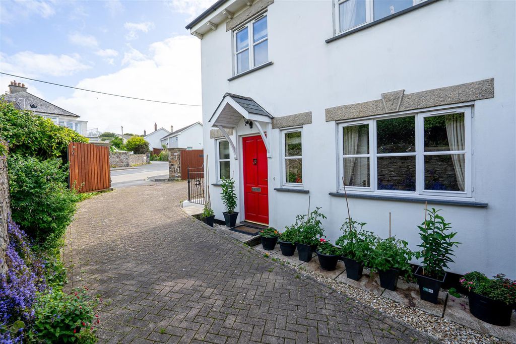 Property photo 1 of 21