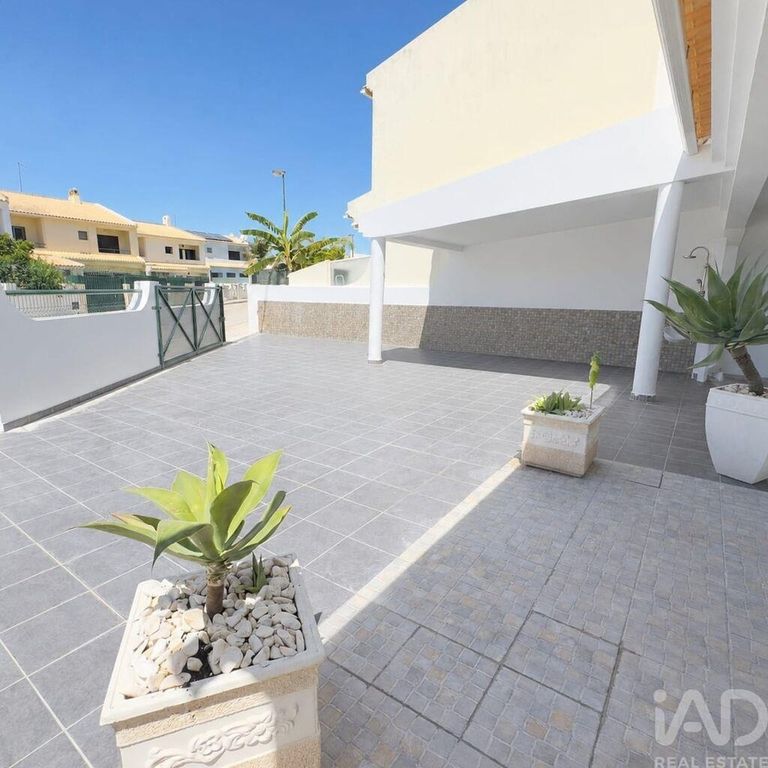 Property photo 3 of 31