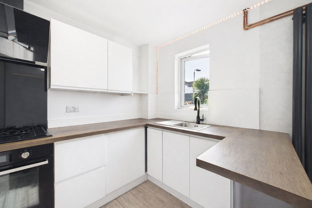 Property photo 3 of 6 Picture No. 04