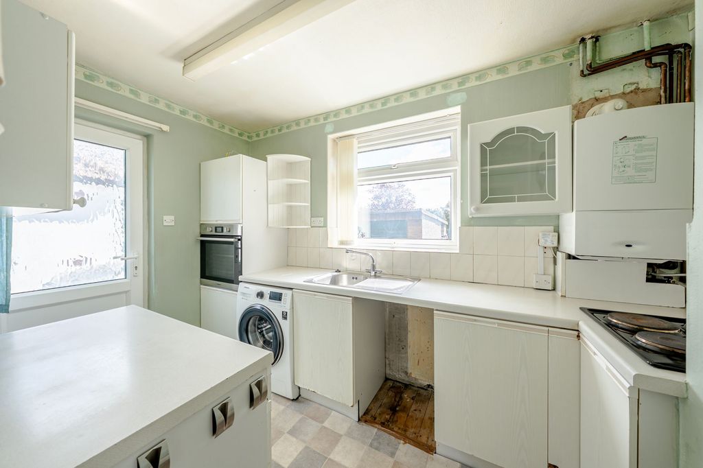 Property photo 2 of 18