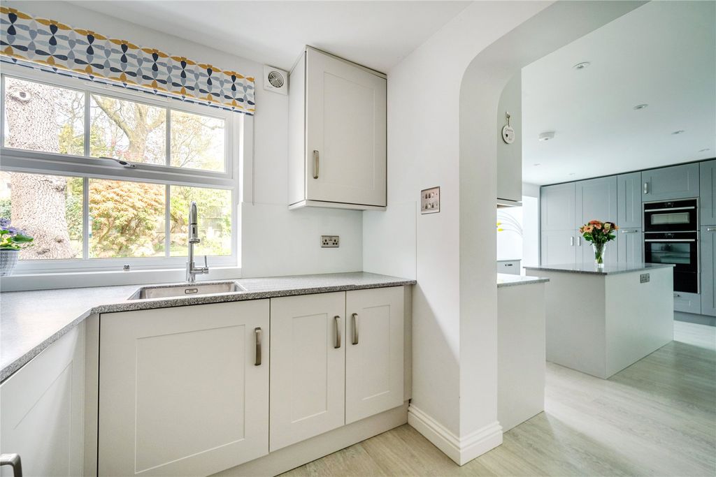 Additional image 5 of 4 bed detached house for saleHaslemere, Surrey GU27
