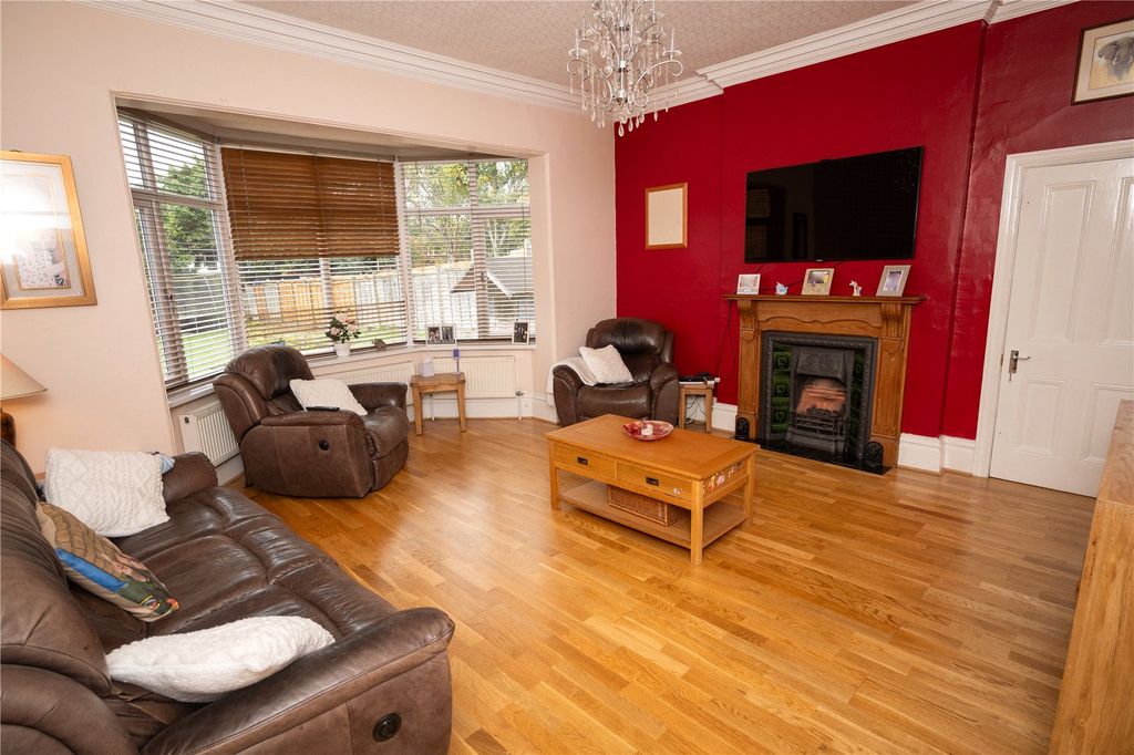 Property photo 3 of 32 Picture No. 17