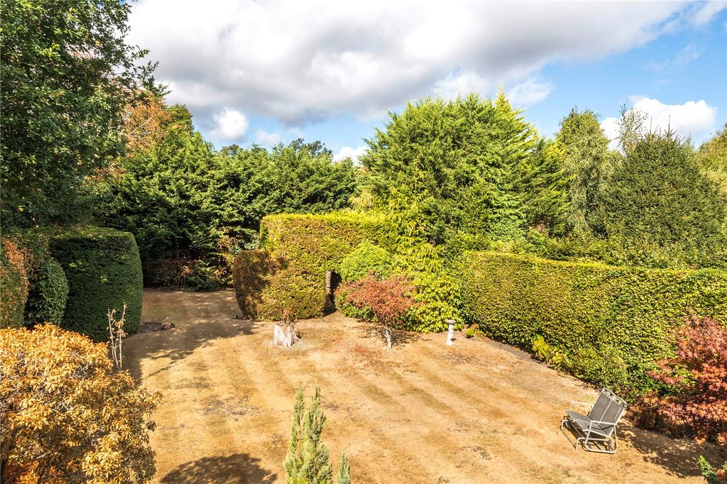 Property photo 2 of 18 Picture No. 14
