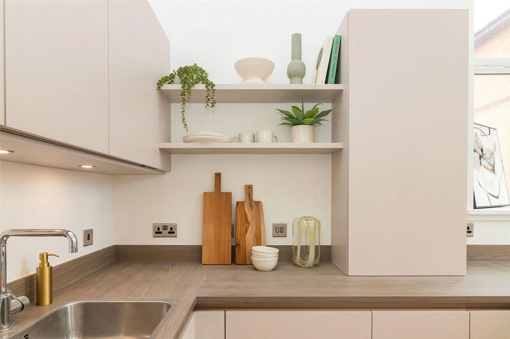 Property photo 2 of 22 Picture No. 27