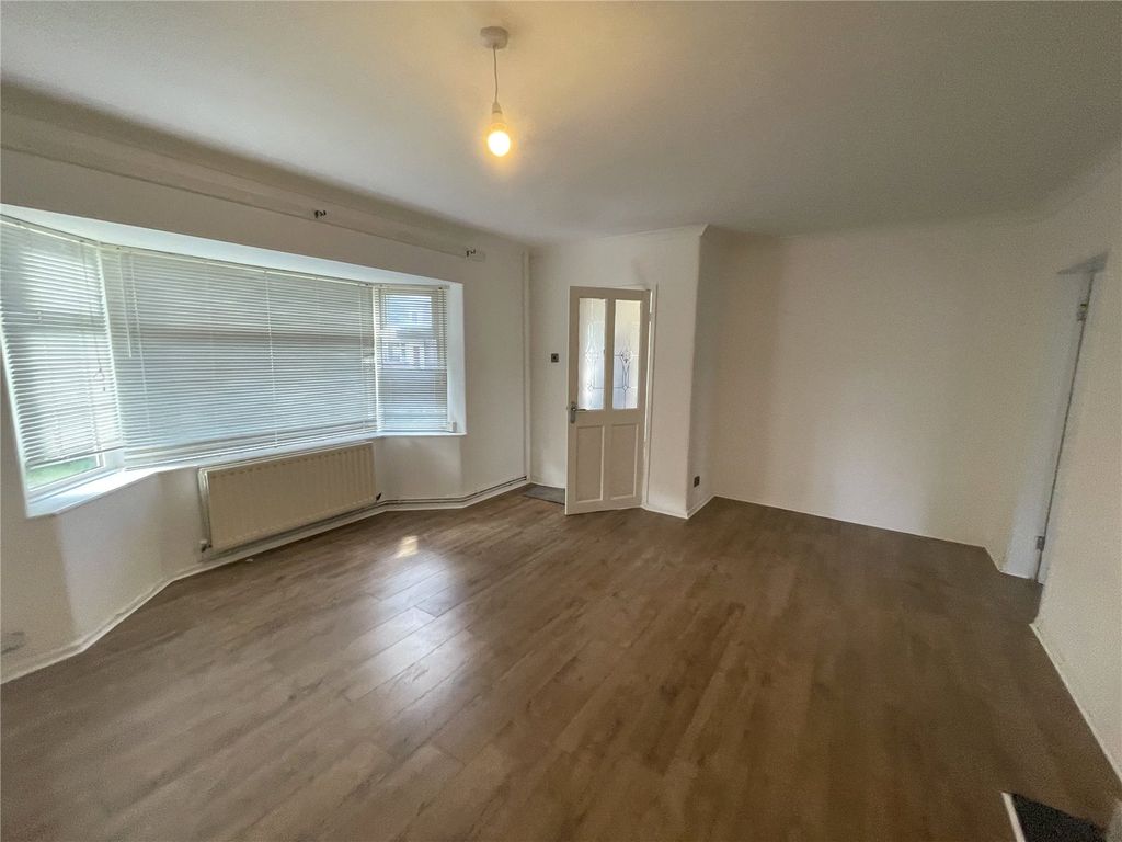 Property photo 2 of 18 Picture No. 25