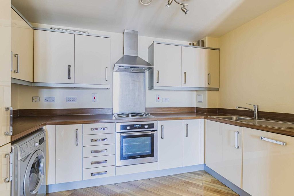 Property photo 2 of 7 Photo