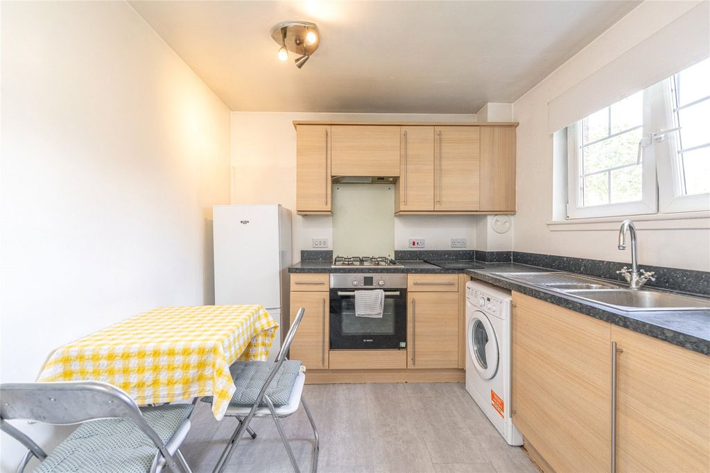 Property photo 3 of 20 Kitchen Alt