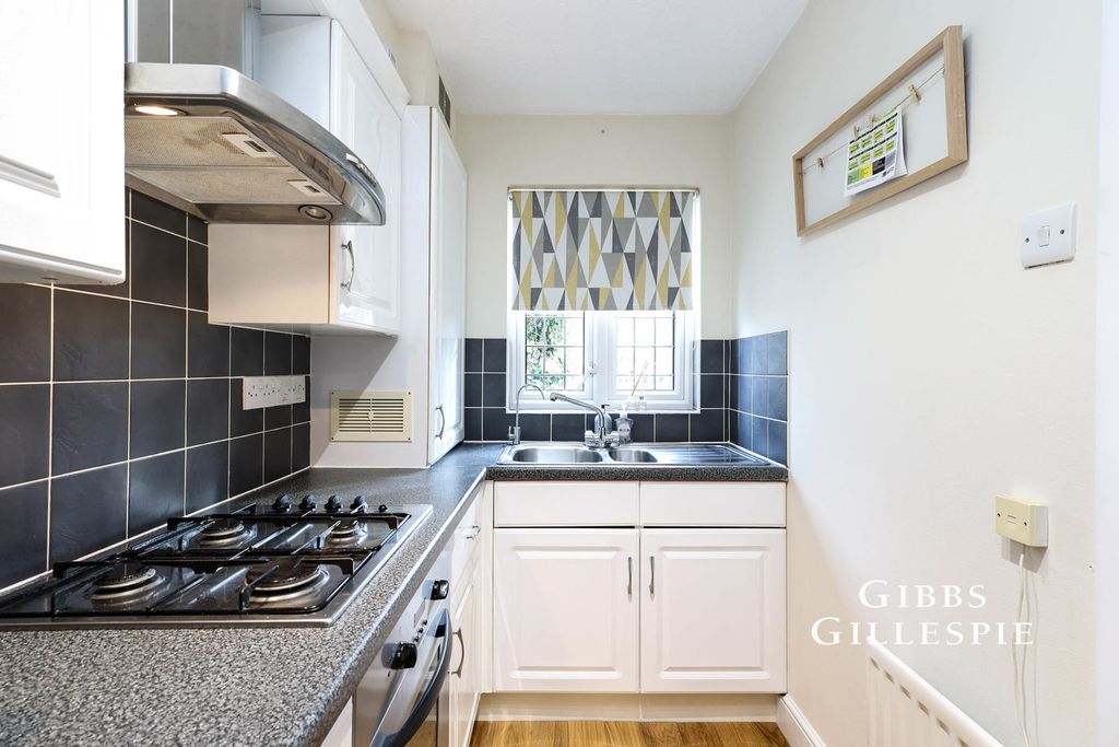 Property photo 2 of 10 Photo