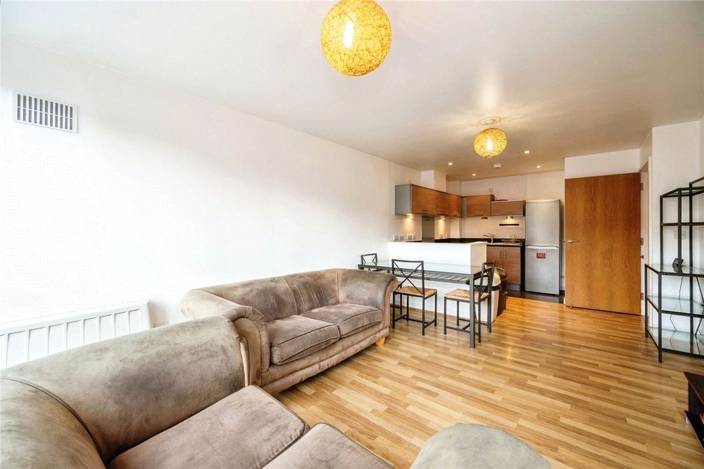 Property photo 2 of 15 Picture No. 01
