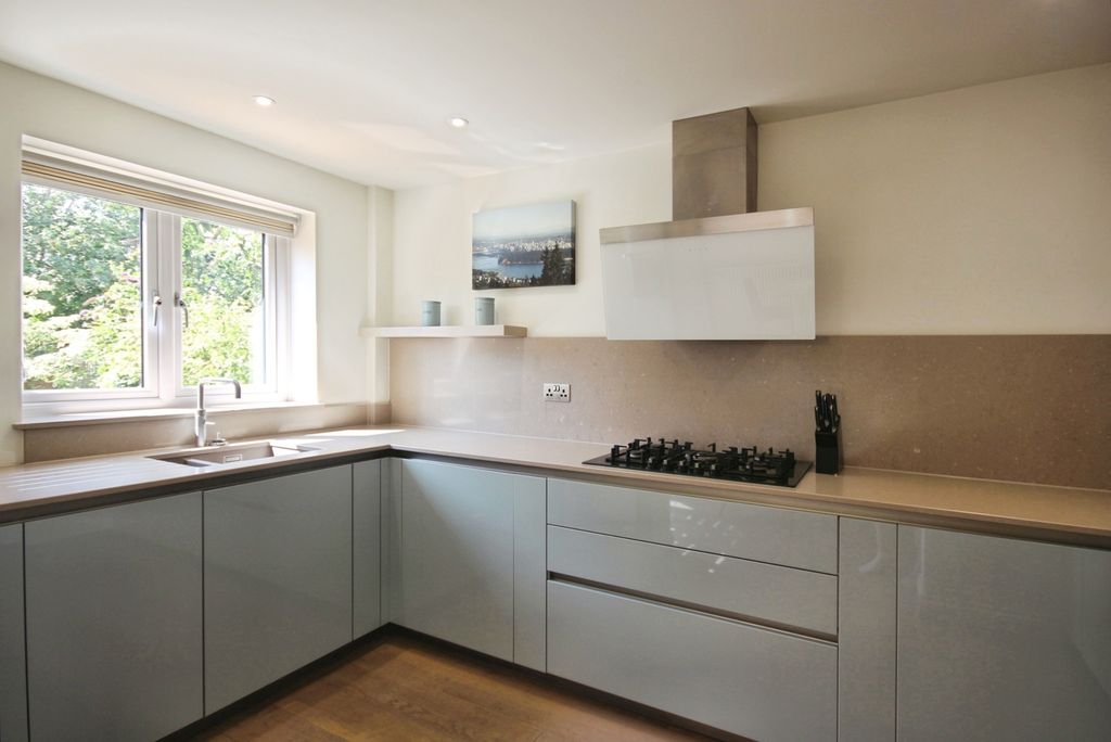 Property photo 2 of 18 Pbox-Img.Jpg