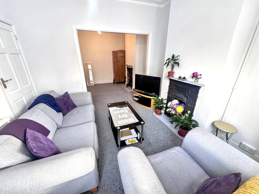 Property photo 3 of 18