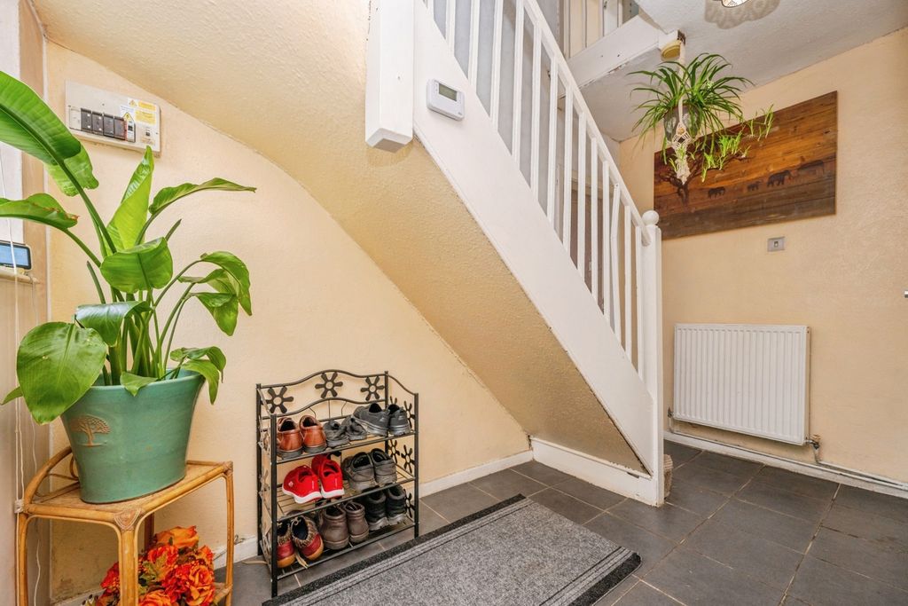 Property photo 2 of 25 Pbox-Img.Jpg