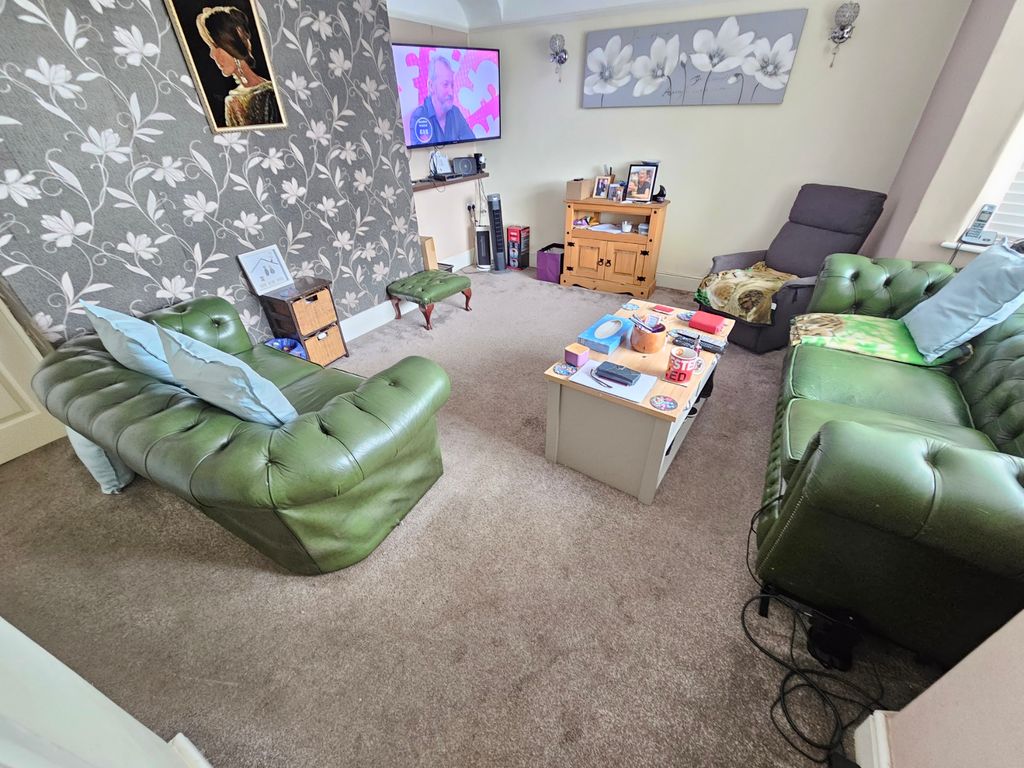 Property photo 2 of 27 20250929_143233