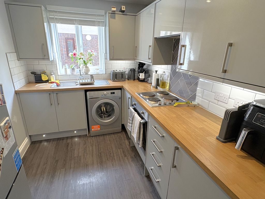 Property photo 2 of 8