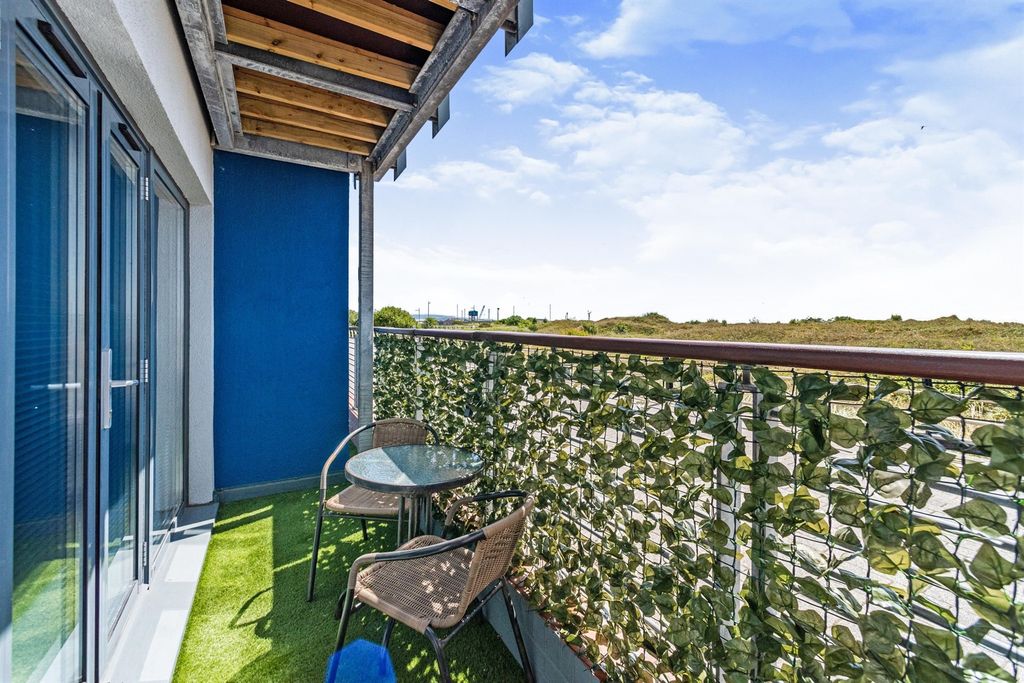 Property photo 1 of 12 Exterior