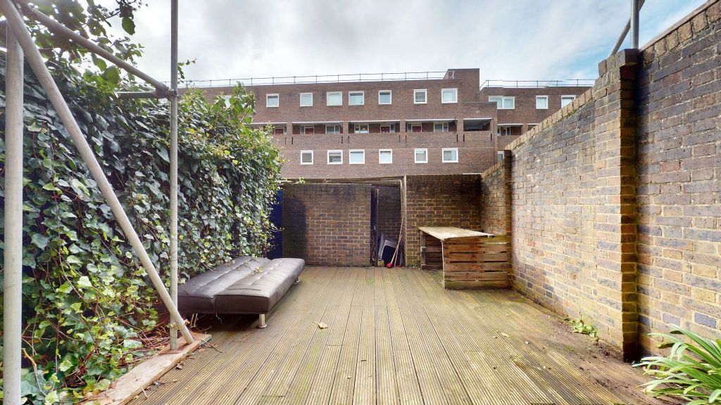 Property photo 1 of 3