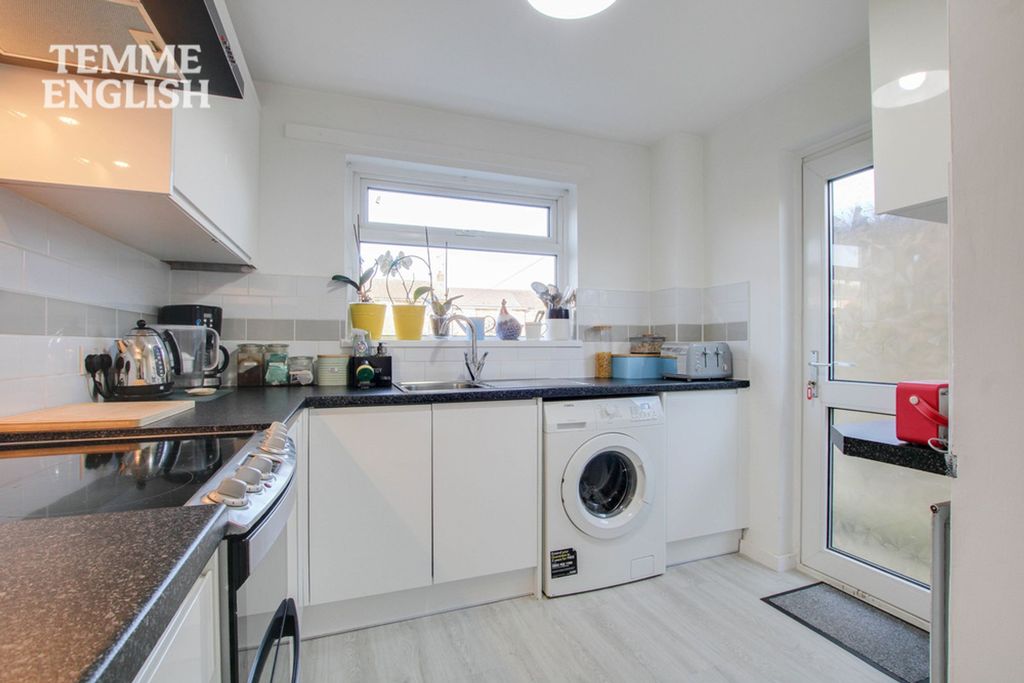 Property photo 2 of 26