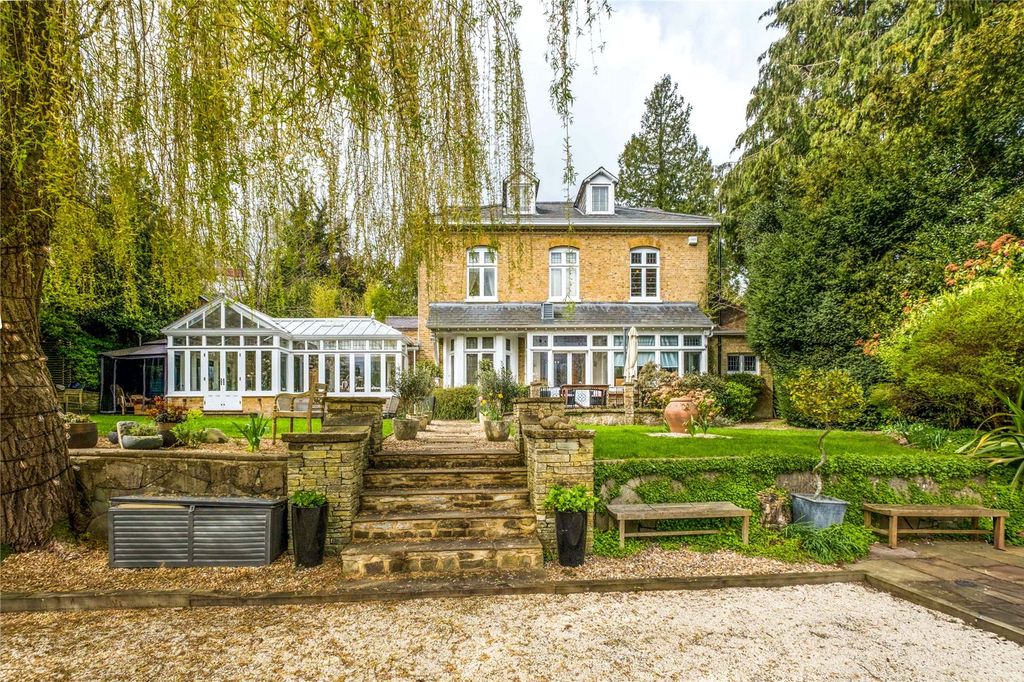 Property photo 2 of 35 Garden Elevation