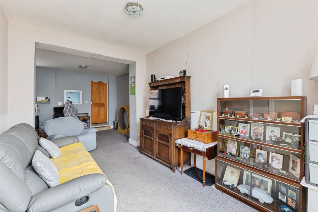 Property photo 3 of 12