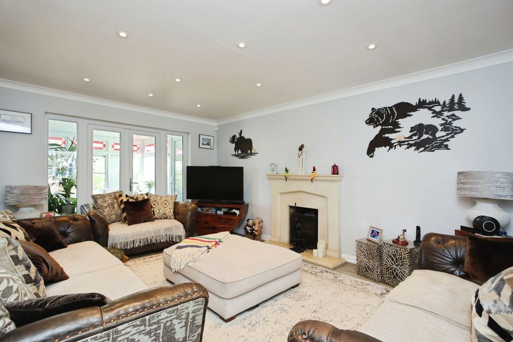 Property photo 2 of 17 Pbox-Img.Jpg