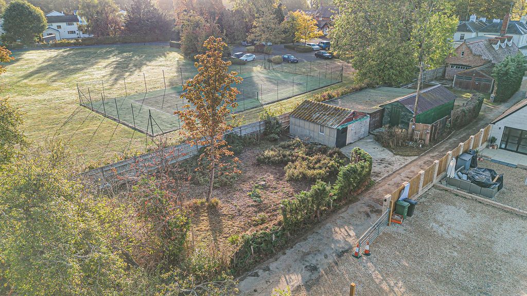 Property photo 2 of 17