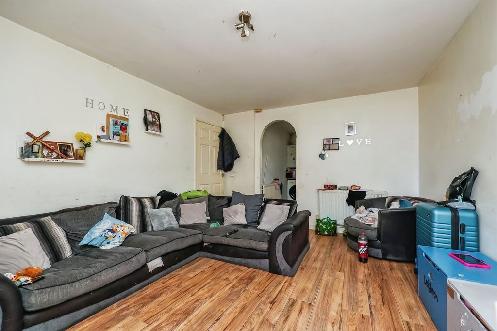 Property photo 3 of 16