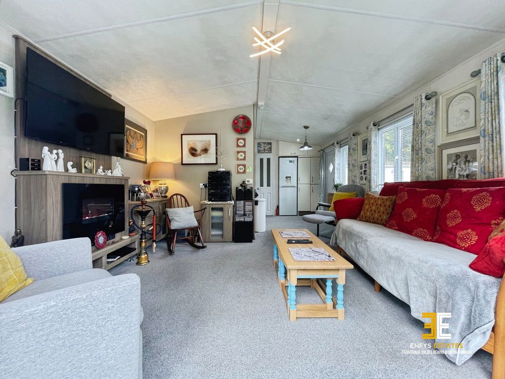 Property photo 3 of 24