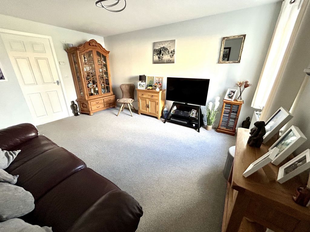 Property photo 3 of 21 Photo 6