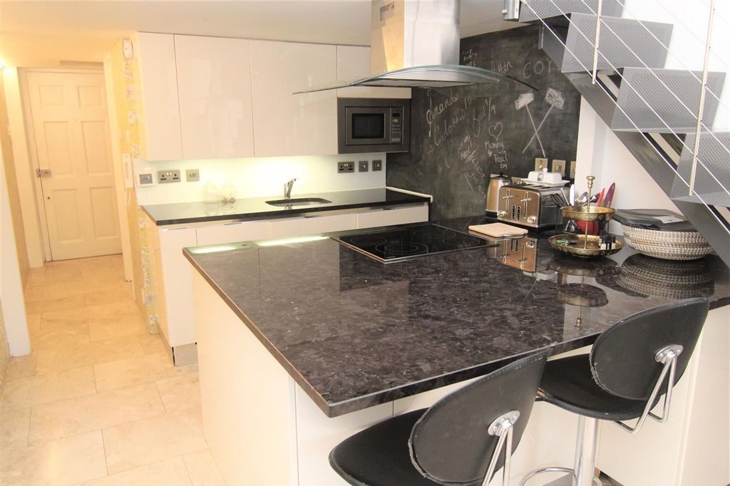 Property photo 3 of 13 Kitchen Diner
