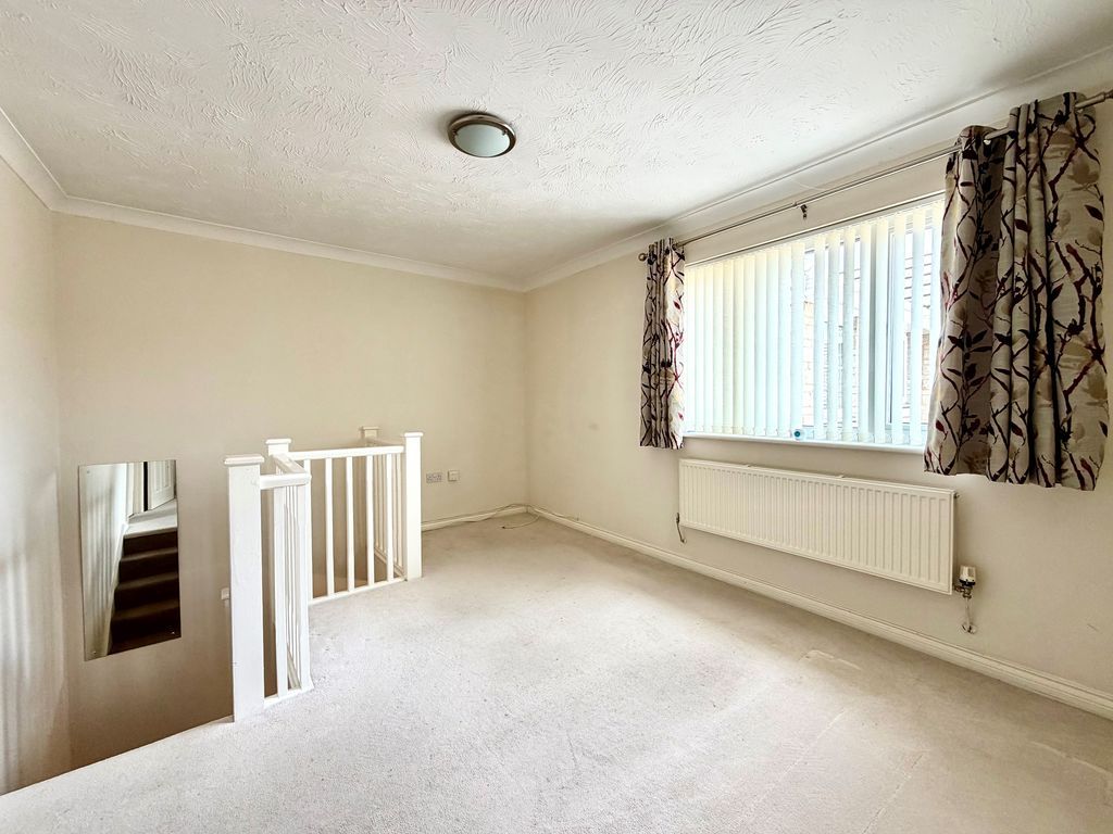 Property photo 3 of 9 Living Room