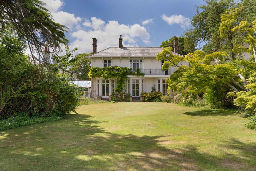 Property photo 2 of 15