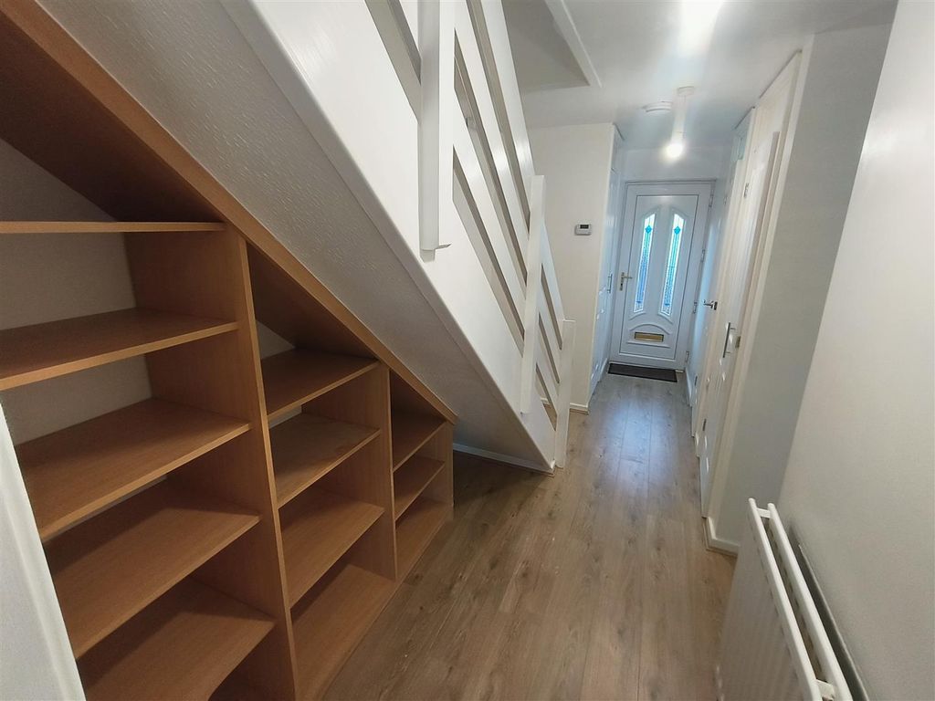 Property photo 3 of 17 Hallway.Jpg