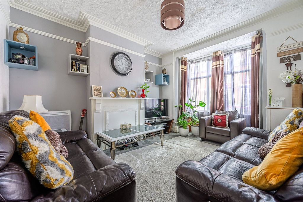 Property photo 3 of 29 Picture No. 04