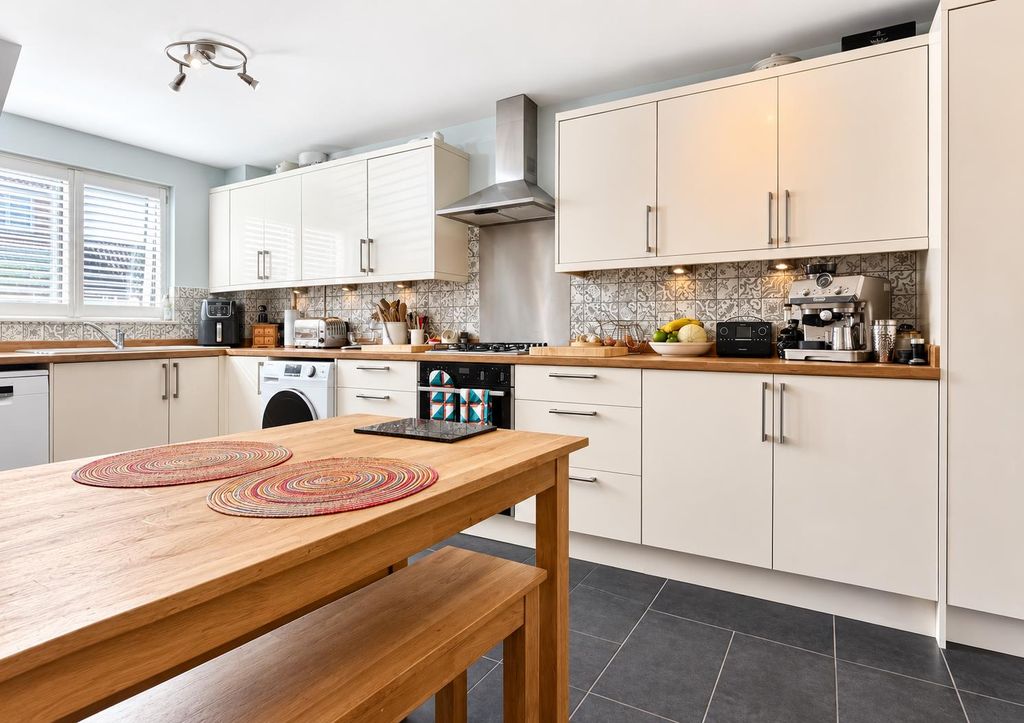 Property photo 3 of 29 C7667A28-6Ef5-413B-B1D2-939Fcd867663.Png