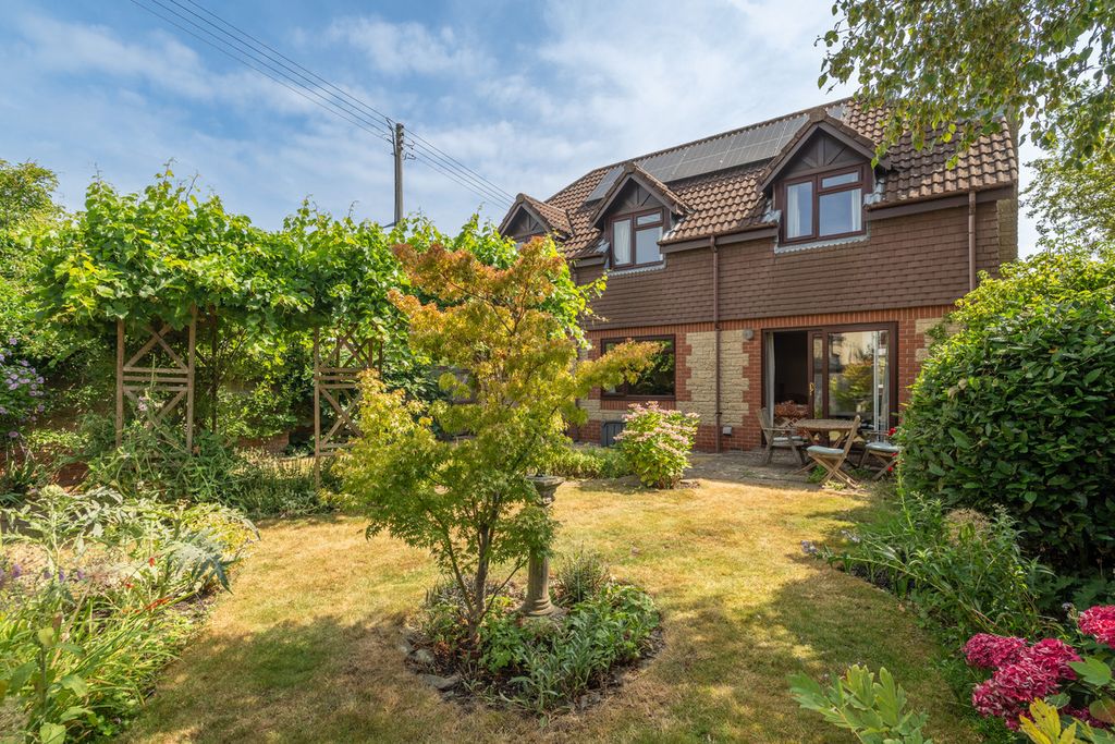Property photo 3 of 19