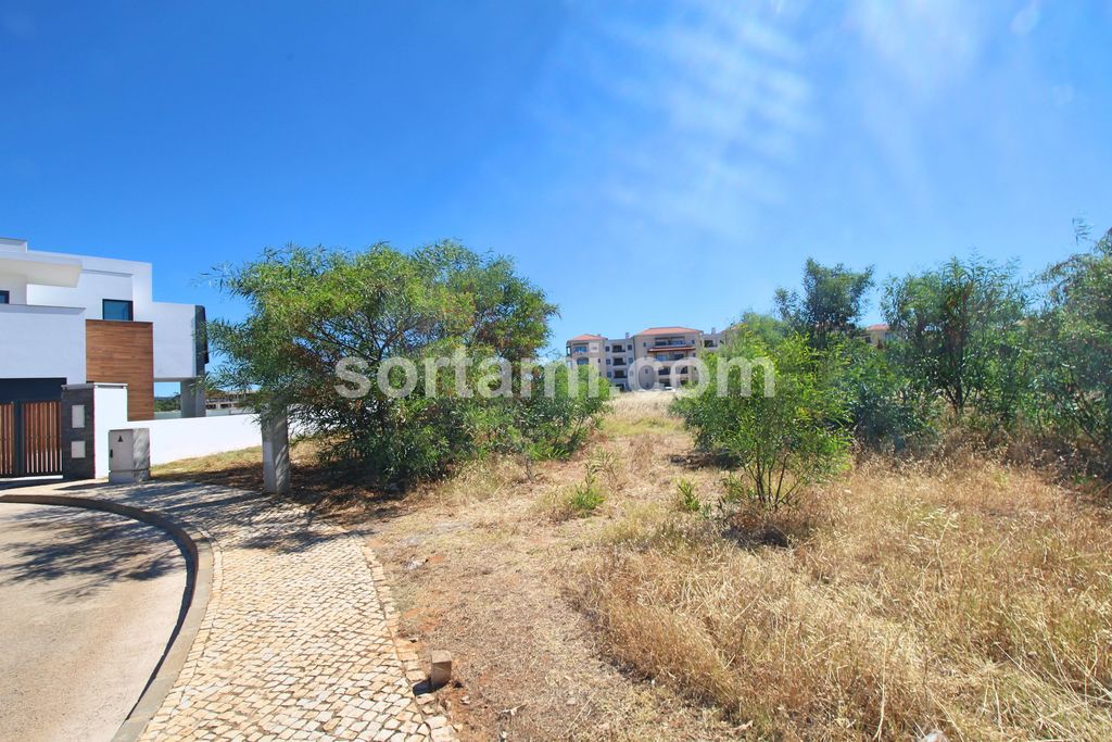 Property photo 1 of 3