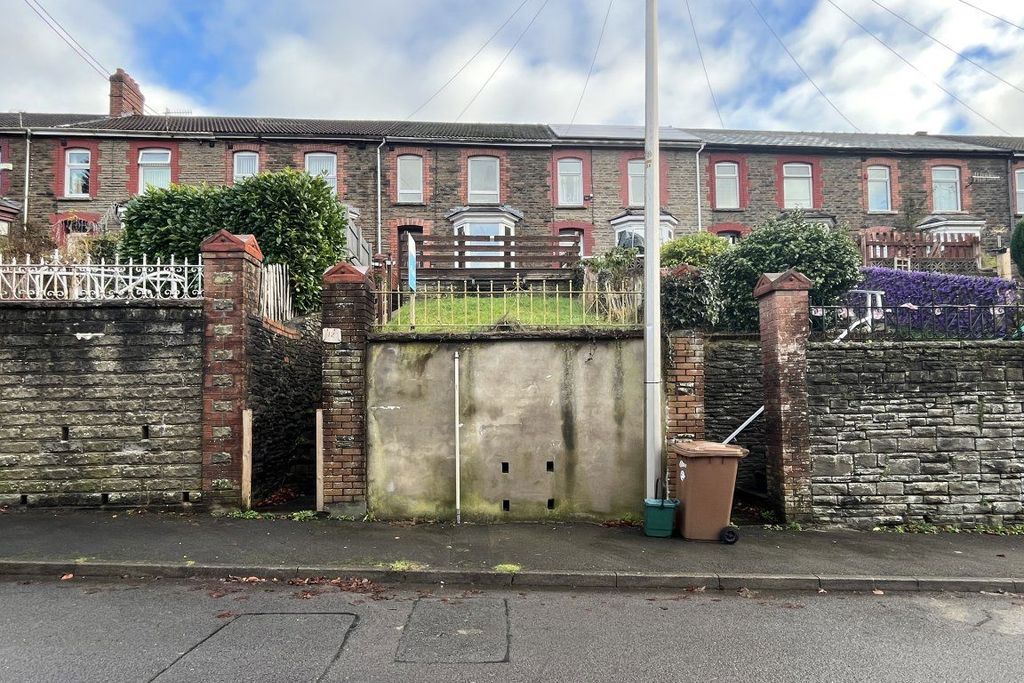 Property photo 1 of 20