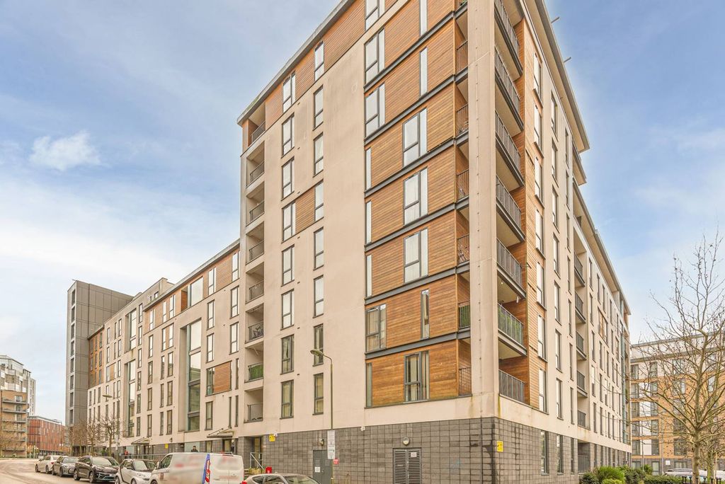 Property photo 1 of 11