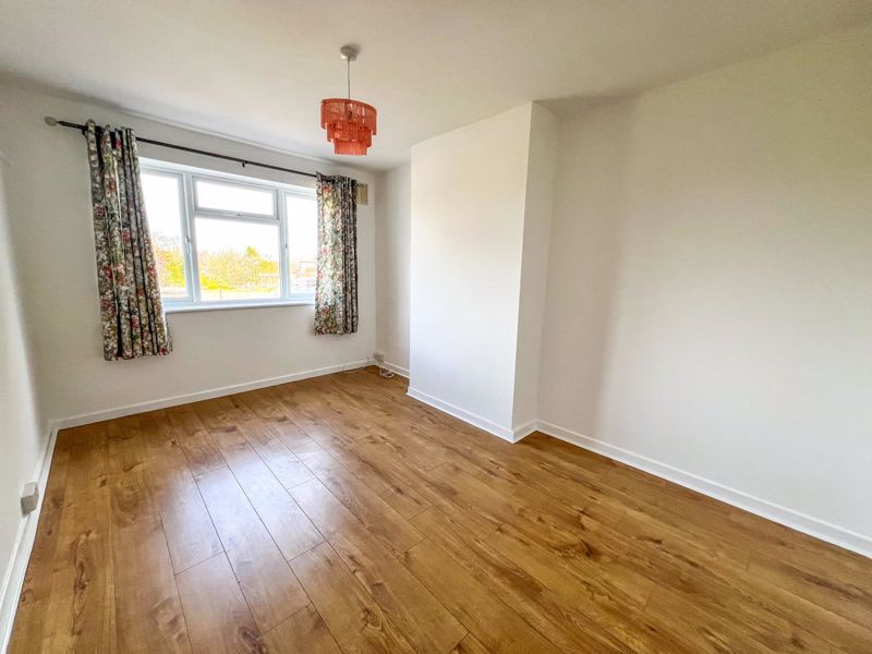 Property photo 3 of 8 Photo 10