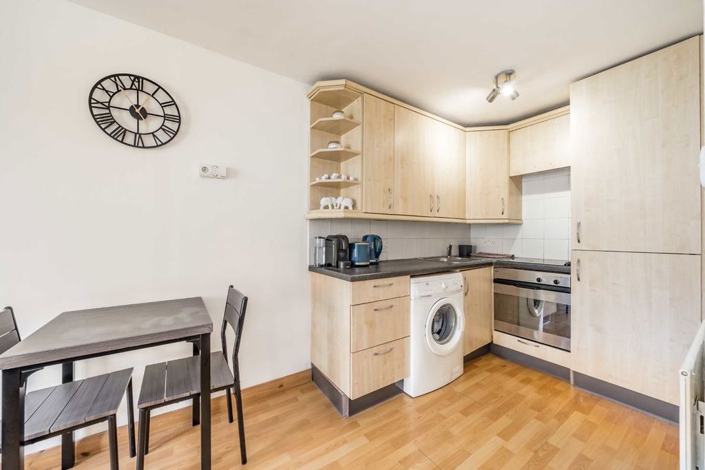 Property photo 3 of 5