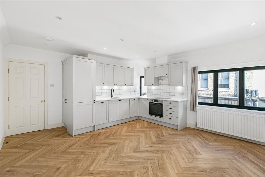 Property photo 3 of 17 35_77841.Jpg