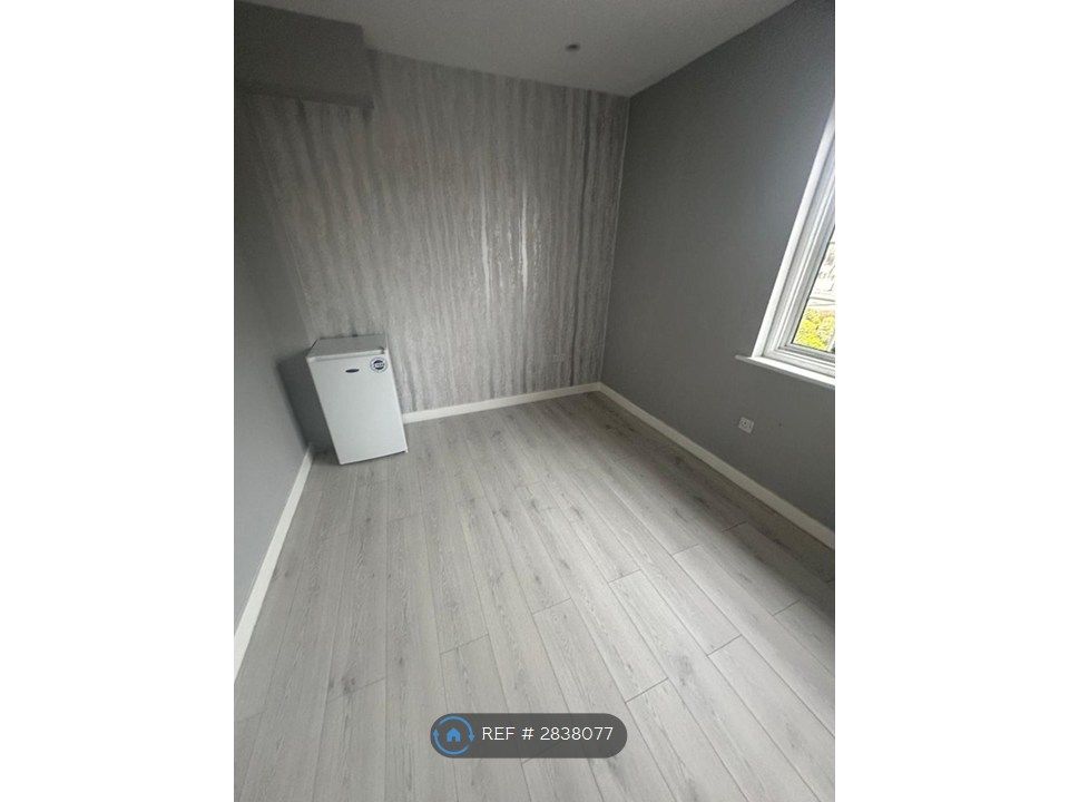 Property photo 3 of 35