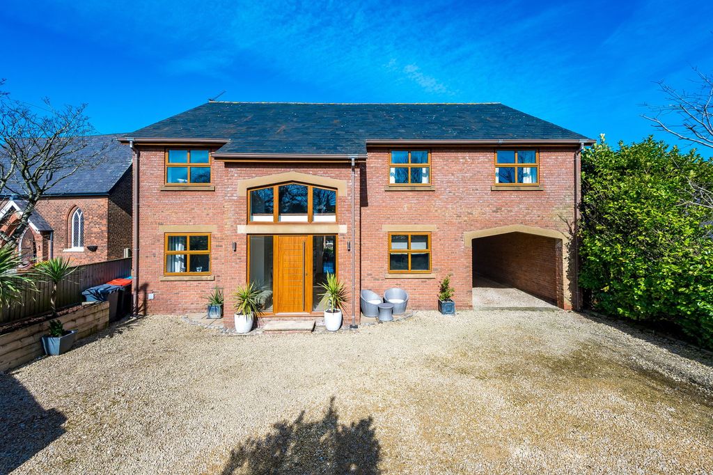 Property photo 2 of 54