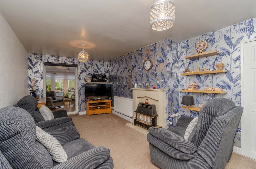 Property photo 3 of 23